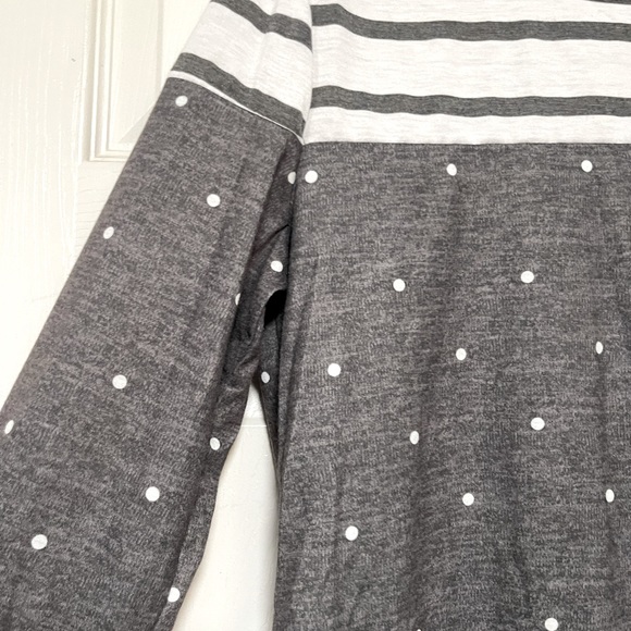 Gray & White Long Sleeve With Stripes and Polka Dots Size S/M - Picture 3 of 4